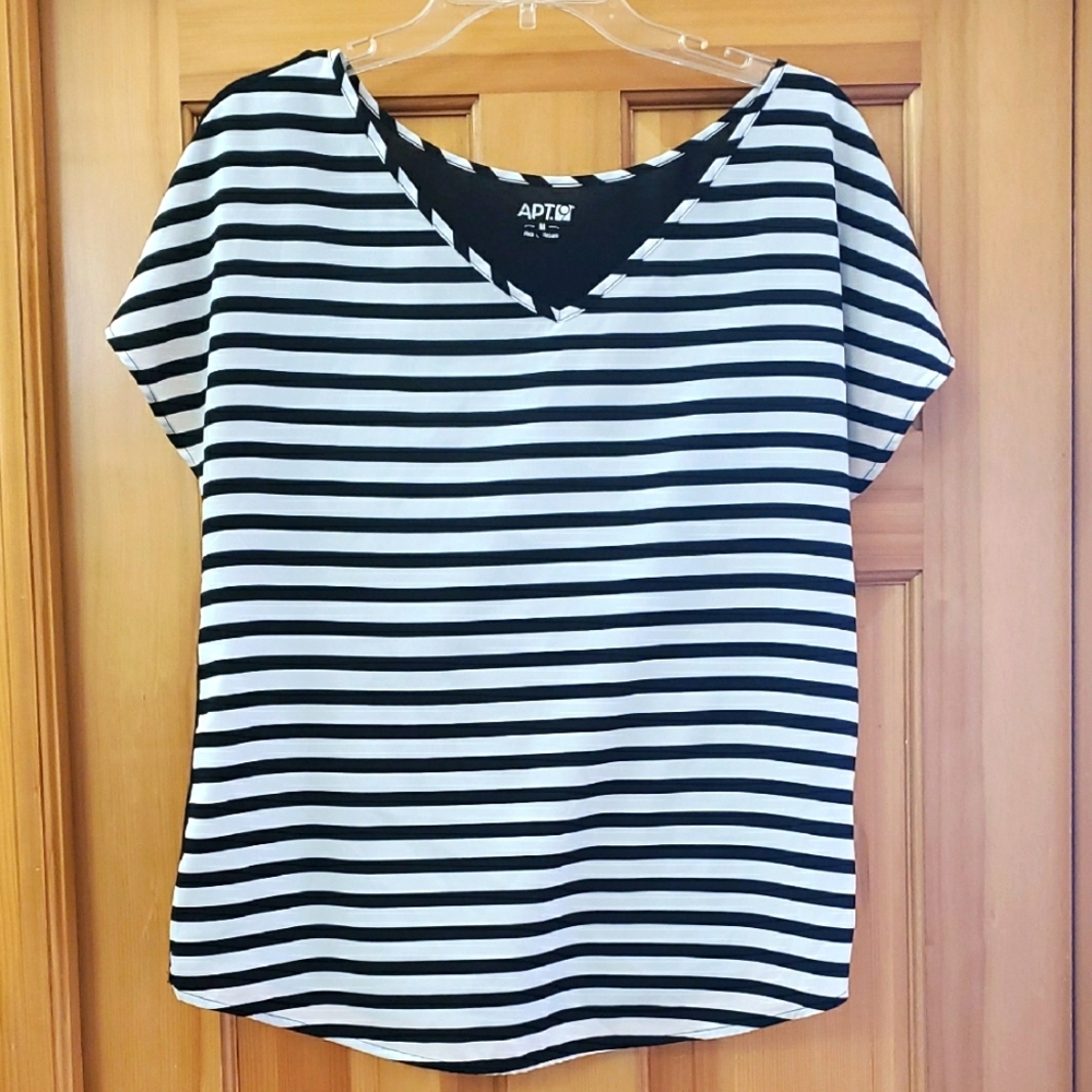 Apt. 9 Women's Black and White Striped Top sz m